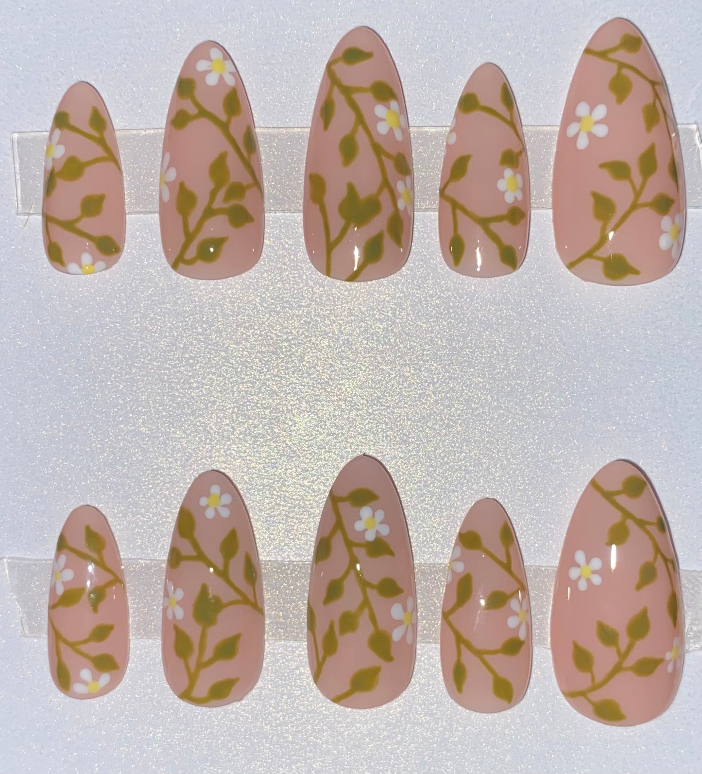 Tan/Nude Flower Nail Set