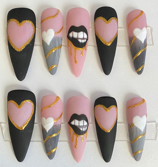 Black and Gold Heart Nail Set
